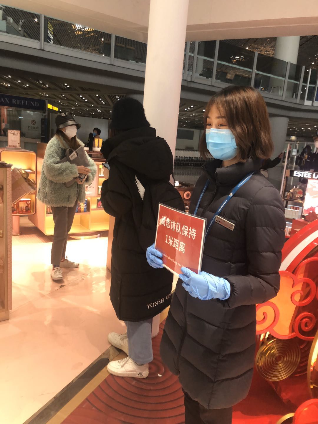 【中國免稅人在行動·一線直擊篇】之十五： 不畏艱險戰(zhàn)疫情，無私奉獻顯大愛